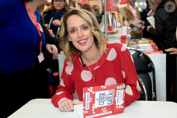 Aurélie Valognes - Salon du Livre de Paris 2019 du 15 au 18 mars 2019 à la Porte de Versailles. Le 16 mars 2019 © Lionel Urman / Bestimage