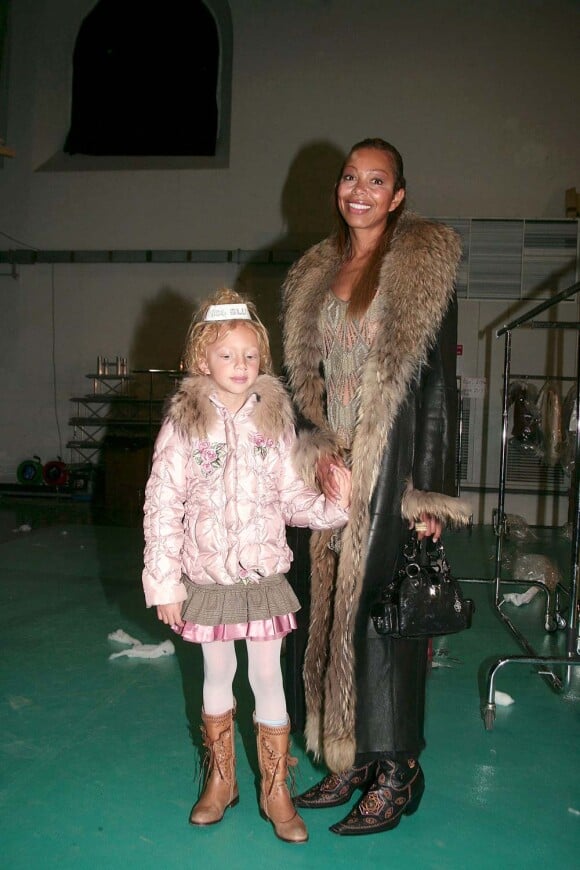 La petite Anna, fille de Boris Becker, et sa mère Angela Ermakowa, en 2007 !