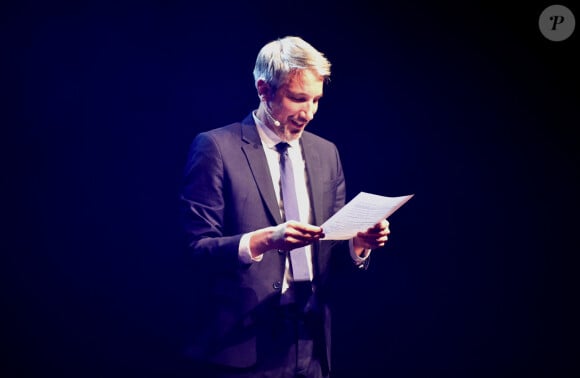 Guillaume Meurice rappelle au passage qu'il n'est malheureusement pas le premier à se faire évincer de France Inter pour la blague de trop 
L'humoriste Guillaume Meurice sur Scène lors de la 24ème édition des ANDAIN'RIES, Festival d'humour de Bagnoles de l'Orne en Normandie, France, le 10 Avril 2024. © Bertrand Rindoff / Bestimage