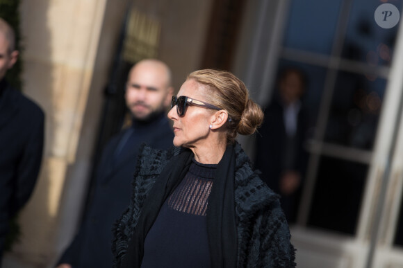 Céline Dion sort de l'hôtel de Crillon à Paris le 1er février 2019.