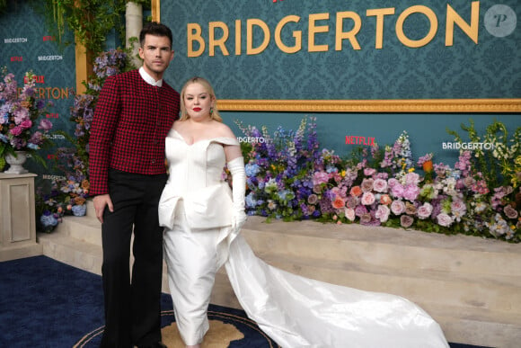 Luke Newton et Nicola Coughlan lors de l'avant-première mondiake de "La chronique de Bridgerton", saison 3, partie1 à New York le 13 mai  2024.