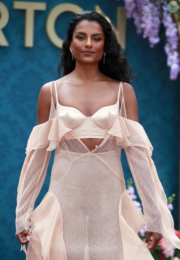 Simone Ashley lors de l'avant-première de la partie 2 de la saison 3 de "La chronique de Bridgerton" à Leicester Square à Londres le 12 juin 2024.