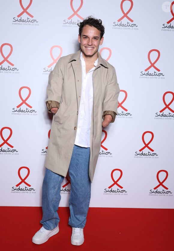 C'est une arrivée très attendue !
Théo Curin - Photocall de la soirée de lancement du "Sidaction" au théâtre Edouard VII à Paris le 4 mars 2024. © Denis Guignebourg/Bestimage