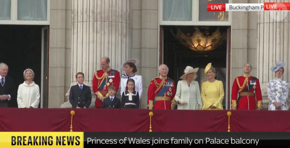 Louis, George, Charlotte, Kate Middleton, le prince William, Charles III et Camilla au balcon lors de "Trooping the Colour", le 15 juin 2024.