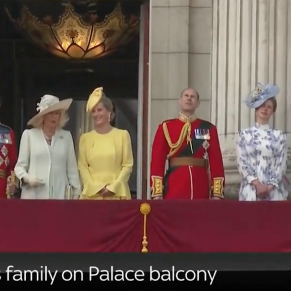 Louis, George, Charlotte, Kate Middleton, le prince William, Charles III et Camilla au balcon lors de "Trooping the Colour", le 15 juin 2024.