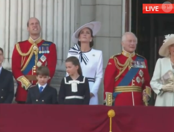 Louis, George, Charlotte, Kate Middleton, le prince William, Charles III et Camilla au balcon lors de "Trooping the Colour", le 15 juin 2024.