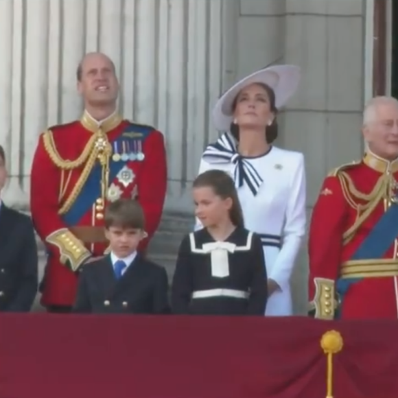 Louis, George, Charlotte, Kate Middleton, le prince William, Charles III et Camilla au balcon lors de "Trooping the Colour", le 15 juin 2024.