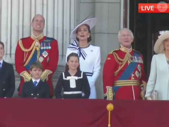 Louis, George, Charlotte, Kate Middleton, le prince William, Charles III et Camilla au balcon lors de "Trooping the Colour", le 15 juin 2024.