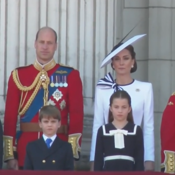 Louis, George, Charlotte, Kate Middleton, le prince William, Charles III et Camilla au balcon lors de "Trooping the Colour", le 15 juin 2024.