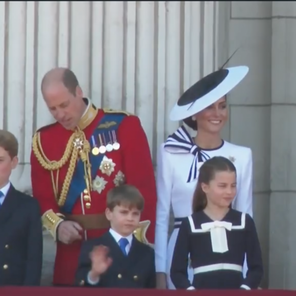 Louis, George, Charlotte, Kate Middleton, le prince William, Charles III et Camilla au balcon lors de "Trooping the Colour", le 15 juin 2024.