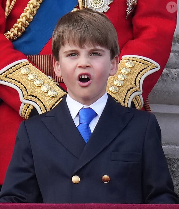 Louis a été très turbulent pendant Trooping the Colour
Le prince Louis de Galles - Les membres de la famille royale britannique au balcon du Palais de Buckingham lors de la parade militaire "Trooping the Colour" à Londres, Royaume Uni