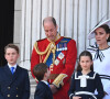 Et pour cette édition, surprise, tout le clan est présent : Charles III, la reine Camilla, le prince William, Kate Middleton et leurs enfants George, Charlotte, Louis...
Le prince William, prince de Galles, Catherine (Kate) Middleton, princesse de Galles, le prince George de Galles, le prince Louis de Galles, la princesse Charlotte de Galles - Les membres de la famille royale britannique au balcon du Palais de Buckingham lors de la parade militaire "Trooping the Colour" à Londres, Royaume Uni, le 15 juin 2024. © Justin Goff/GoffPhotos/Bestimage