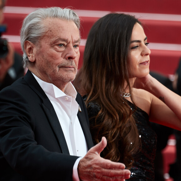 Le clan Delon n'a toujours pas retrouvé son unité d'avant...
Alain Delon et sa fille Anouchka Delon lors de première du film "Une Vie Cachée Life" lors du 72ème Festival International du Film de Cannes, France, le 19 mai 2019