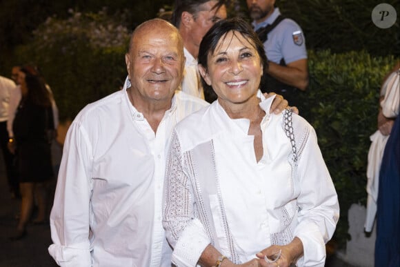 Exclusif - Marc Ladreit de Lacharrière et sa compagne Véronique Morali - Véronique Sanson en concert à l'occasion de la présentation de sa tournée "Hasta Luego" au théâtre de Verdure lors du festival de Ramatuelle le 1er aout 2023. © Cyril Bruneau / Festival de Ramatuelle / Bestimage 