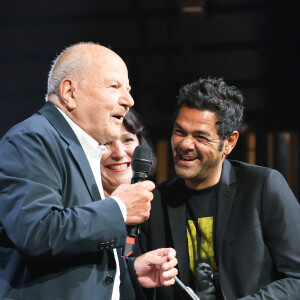 Une cause chère au coeur des deux hommes qui se sont bien trouvés
Exclusif - Marc Ladreit de Lacharrière (fondateur de la Fondation Culture & Diversité) et Jamel Debbouze (parrain du parrain du Trophée d'Impro Culture & Diversité) - Finale Nationale du Trophée d'Impro Culture et Diversité 2023 à l'Odéon Théâtre de l'Europe de Paris, France, le 20 juin 2023.  © Coadic Guirec/Bestimage 