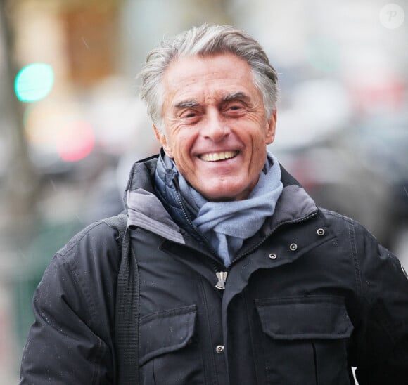 Gérard Holtz à la sortie de l'émission "Les Grosses Têtes" aux studios RTL à Neuilly-sur-Seine, France, le 21 novembre 2022. © Jonathan Rebboah/Panoramic/Bestimage