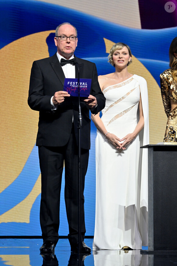 Le prince Albert II de Monaco et la princesse Charlene durant la cérémonie de clôture du 63ème Festival de Télévision de Monte-Carlo au Grimaldi Forum à Monaco, le 18 juin 2024. © Bruno Bebert / Bestimage