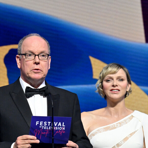 Le prince Albert II de Monaco et la princesse Charlene durant la cérémonie de clôture du 63ème Festival de Télévision de Monte-Carlo au Grimaldi Forum à Monaco, le 18 juin 2024. © Bruno Bebert / Bestimage