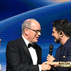 La princesse Charlene de Monaco, le prince Albert II de Monaco, Vincent Niclo et Laury Thilleman Laury durant la cérémonie de clôture du 63ème Festival de Télévision de Monte-Carlo au Grimaldi Forum à Monaco, le 18 juin 2024. © Bruno Bebert / Bestimage