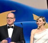 Elle a notamment eu le plaisir d'honorer un grand artiste
Le prince Albert II de Monaco et la princesse Charlene durant la cérémonie de clôture du 63ème Festival de Télévision de Monte-Carlo au Grimaldi Forum à Monaco, le 18 juin 2024. © Bruno Bebert / Bestimage