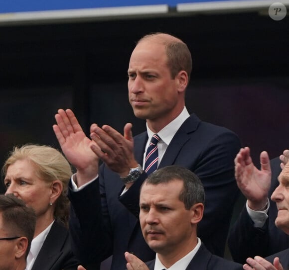 Le prince était très heureux sur l'ouverture du score de son équipe.
Le prince William pendant Danemark-Angleterre, match comptant pour l'Euro. © EURO 2024 News Pool (ENP)/MirrorPix/Bestimage