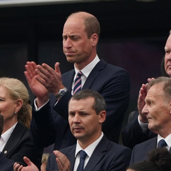 Le prince William pendant Danemark-Angleterre, match comptant pour l'Euro. © EURO 2024 News Pool (ENP)/MirrorPix/Bestimage