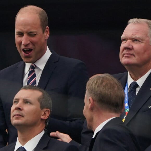 Le prince William pendant Danemark-Angleterre, match comptant pour l'Euro. © EURO 2024 News Pool (ENP)/MirrorPix/Bestimage