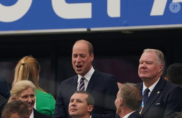 Le prince William pendant Danemark-Angleterre, match comptant pour l'Euro.© EURO 2024 News Pool (ENP)/MirrorPix/Bestimage