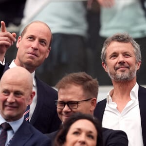 Le prince William et Frederik X du Danemark pendant Danemark-Angleterre, match comptant pour l'Euro. Photo : Martin Rickett/PA Wire.