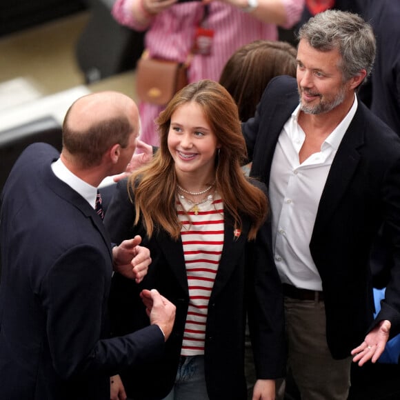 Le prince William, Frederik X et Isabella du Danemark pendant Danemark-Angleterre, match comptant pour l'Euro. Photo : Bradley Collyer/PA Wire. 