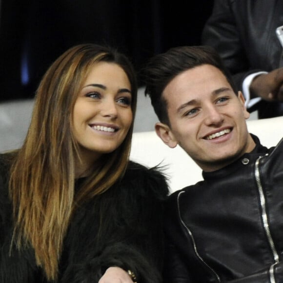 Florian Thauvin et Charlotte Pirroni bientôt parents pour la deuxième fois

Charlotte Pirroni (Miss Côte d'Azur 2014) et 2ème Dauphine de l'élection Miss France 2015 avec son compagnon Florian Thauvin, joueur Marseillais - People dans les tribunes lors du match Marseille-PSG, PSG remporte le match 2 à 1, à Marseille. © Eric Etten/Bestimage