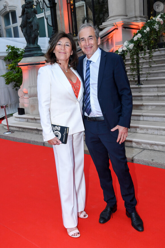 La famille Kretz : "L'Agence" sur TMC : Sandrine et Olivier Kretz - Soirée de gala des 50 ans de la Fondation Claude Pompidou à l'Hôtel Marcel Dassault à Paris le 12 avril 2022. Rachid Bellak / LMS / Bestimage