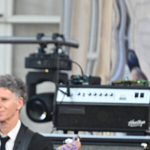 Gilbert Montagné - G.Montagné, invité d'honneur du président de la République française E.Macron à l'occasion de la fête de la Musique dans la cour de l'Elysée à Paris, le 21 juin 2024. © Jacques Witt / Pool / Bestimage
