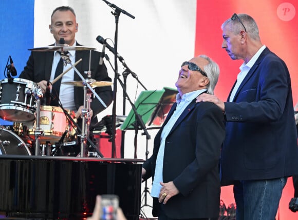 Gilbert Montagné - G.Montagné, invité d'honneur du président de la République française E.Macron à l'occasion de la fête de la Musique dans la cour de l'Elysée à Paris, le 21 juin 2024. © Jacques Witt / Pool / Bestimage 