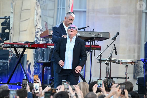 Gilbert Montagné - G.Montagné, invité d'honneur du président de la République française E.Macron à l'occasion de la fête de la Musique dans la cour de l'Elysée à Paris, le 21 juin 2024. © Jacques Witt / Pool / Bestimage 