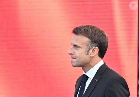 Une célébration qui intervient alors que la France vit actuellement une période de crise sans précédent et se prépare à de nouvelles éléctions législatives capitales les 30 juin et 17 juillet prochains.
Emmanuel Macron, président de la République française - G.Montagné, invité d'honneur du président de la République française E.Macron à l'occasion de la fête de la Musique dans la cour de l'Elysée à Paris, le 21 juin 2024. © Jacques Witt / Pool / Bestimage 