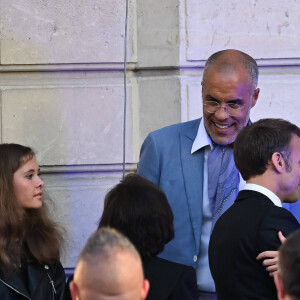 Emmanuel Macron, président de la République française - G.Montagné, invité d'honneur du président de la République française E.Macron à l'occasion de la fête de la Musique dans la cour de l'Elysée à Paris, le 21 juin 2024. © Jacques Witt / Pool / Bestimage 