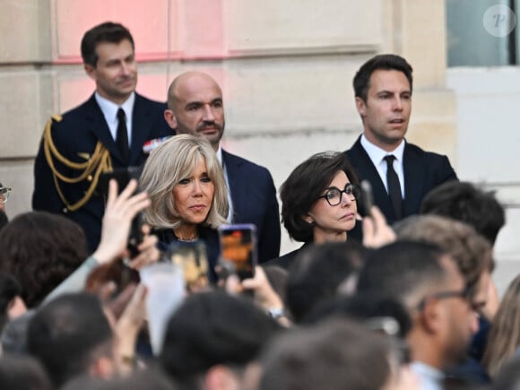 Brigitte Macron et Rachida Dati étaient présentes
Brigitte Macron, la première dame de France, et Rachida Dati, ministre de la Culture - G.Montagné, invité d'honneur du président de la République française E.Macron à l'occasion de la fête de la Musique dans la cour de l'Elysée à Paris, le 21 juin 2024. © Jacques Witt / Pool / Bestimage 