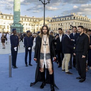 Jared Leto, qui n'a jamais froid aux yeux, était aussi en transparence
Jared Leto au Défilé " Vogue World " Place Vendôme dans le cadre de la Fashion Week de Paris, France, le 23 juin 2024. © Olivier Borde/Bestimage