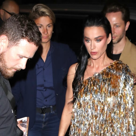 Katy Perry arrivant à l'after party du Vogue Show à Parus le 23 juin 2024