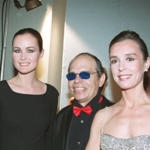 Car Ticky Holgado, ensuite devenu acteur, a été le secrétaire particulier de Johnny Hallyday. 
Johnny Hallyday, Laeticia Hallyday et Ticky Holgado - Soirée 'Children of Africa' au palais de Chaillot de Paris