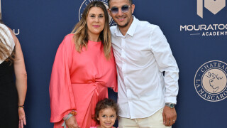 PHOTOS Marion Bartoli et son mari Yayha Bouemediene posent avec leur fille Kamilya, Adriana Karembeu et Shy'm sculpturales