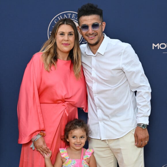 Marion Bartoli est venue en famille avec son mari Yahya Boumediene et leur fille Kamilya pour le gala de Patrick Mouratoglou
Marion Bartoli, son mari Yahya Boumediene et leur fille Kamilya - 10ème édition du Gala de Charité de Patrick Mouratoglou à l'Académie Mouratoglou à Biot Sophia Antipolis © Bruno Bebert/Bestimage