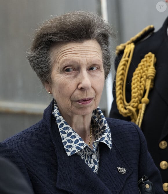 La princesse Anne, marraine du Musée national de la Royal Navy, visite le projet de conservation HMS Victory à la base navale de Portsmouth, le 9 mai 2024.