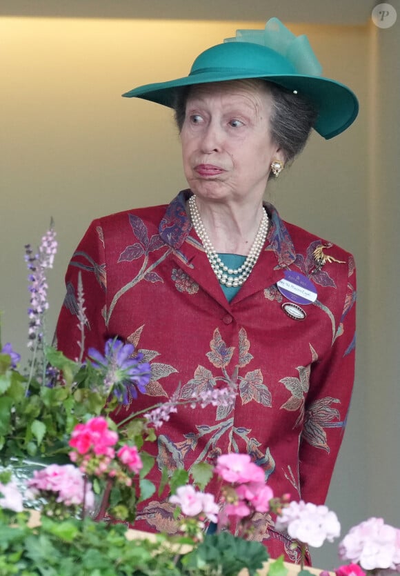 La princesse Anne - La famille royale d'Angleterre aux courses hippiques "Royal Ascot" à Ascot