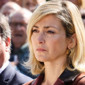 François Hollande est visiblement très aimé de ses électeurs
 
Francois Hollande et Julie Gayet à Tulle. © Jean-Marc Haedrich/Pool/Bestimage