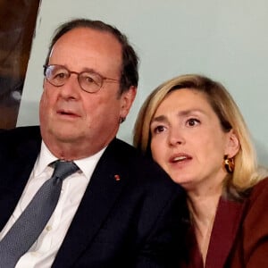 François Hollande convoité en campagne
François Hollande et sa femme Julie Gayet assistent au match opposant C. Alcaraz à S. Tsitsipas lors des Internationaux de France de tennis de Roland Garros à Paris. © Jacovides-Moreau/Bestimage 