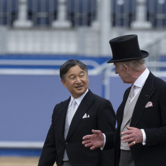 Le roi Charles III d'Angleterre et L'empereur du Japon Naruhito - Cérémonie d'accueil et trajet en calèche lors de la visite de l'empereur Naruhito du Japon à Londres le 25 juin 2024. © Photoshot / Panoramic / Bestimage 