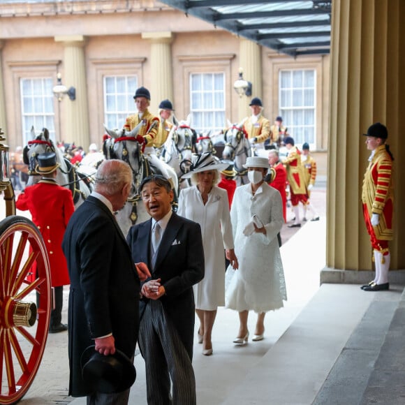 le roi Charles III d'Angleterre , L'empereur du Japon Naruhito - Cérémonie d'accueil et trajet en calèche lors de la visite de l'empereur Naruhito du Japon à Londres le 25 juin 2024. © Photoshot / Panoramic / Bestimage