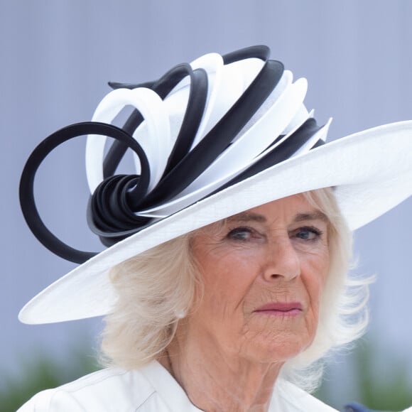 La reine consort Camilla - Cérémonie d'accueil et trajet en calèche lors de la visite de l'empereur Naruhito du Japon à Londres le 25 juin 2024. © Photoshot / Panoramic / Bestimage 